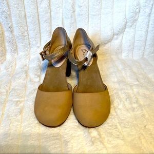 Sudini ‘Cam’ Mary Jane Clog